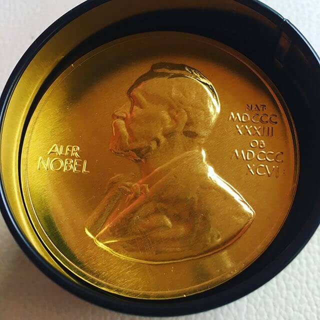 ノーベル賞のノーベルさんのノーベルチョコ人様や世の為になる事をやっていく事が出来ますように#nobelprize #sweeden #chocolate #ノーベル賞 #チョコレート